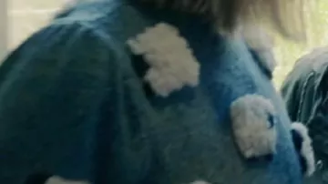 Zero Stars 2026 Sara Pasco Grey Peludy Sheep Sweater of Self (Sara Pascoe) tal como se ve en Zero Stars (S01E07)