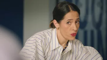 Bershka Boxy Fit Striped Shirt in White worn by Gabriela De La Rosa (Jimena Larraguivel) as seen in Twenty Twenty Six (S01E04)