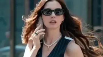 El diablo viste de Prada 2 Chaleco de rayas de Andy Sachs (Anne Hathaway) en El diablo viste de Prada 2