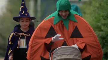 Lortsybab 2 In 1 Baby Stroller worn by Will Trent (Ramón Rodríguez) as seen in Will Trent (S04E18)