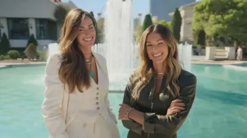 Vince Fitted Vest worn by Kim Wolfe as seen in Rock the Block (S07E01)