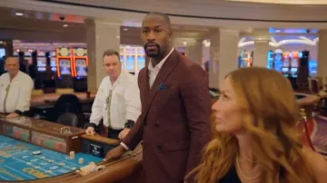 Set de dos piezas con solapa de dos piezas con rayas de traje Yzhen que lleva Vernon Davis, visto en Rock the Block (S07E01)