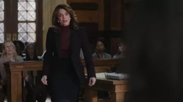Camiseta de manga larga con escote frugado de Madewell llevada por Abigail Donahue (Alanna Ubach) como se ve en Law & Order (S25E18)