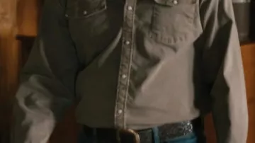 Camisa abotonada de Kayce Dutton (Luke Grimes) en Marshals
