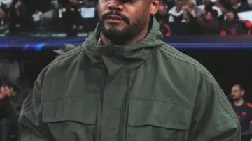 Chaqueta verde oliva de Vincent Kompany