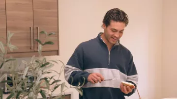 American Eagle AE Colorblock Quarter Zip Sweatshirt worn by TJ Palma as seen in Love Island: Beyond the Villa (S02E02)