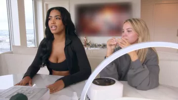 Lululemon Flow Y Bra Black worn by Andreina Santos as seen in Love Island: Beyond the Villa (S02E02)