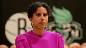 Frame Ruched Sleeve Cashmere-Wool Sweater worn by Adriana Diaz as seen in CBS Mornings on  May 7, 2026