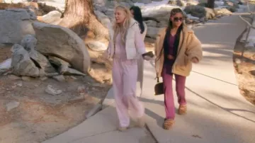 I.AM. Manteau PIXIE GIA porté par Amaya Espinal tel que vu dans Love Island : Au-delà de la Villa (S02E04)