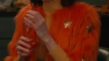 Chaqueta de UFO y Piel de Estrella de Elsbeth Tascioni (Carrie Preston) en Elsbeth (T03)