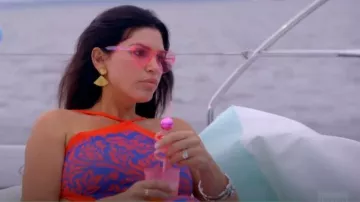 Vestido de playa PatBO Pua Halterneck llevado por Jo-Ellen Tiberi como se ve en The Real Housewives of Rhode Island (S01E07)