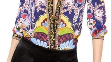 Blusa de seda usada por (Cherie Jimenez) en Días de nuestras vidas