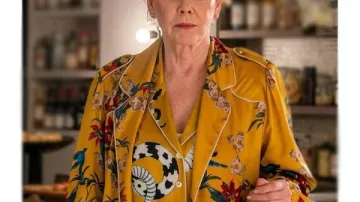Jean Smart Hacks S05 Snake Print Pajamas