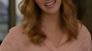 La camiseta de seda rosa de Lisa Kudrow para el regreso
