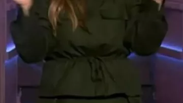 Off Shoulder Belted Top of Self - Host (Kelly Clarkson) in The Kelly Clarkson Show (S06)
