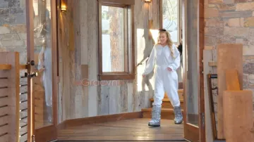 Abercrombie Long Sleeve Half Zip Fleece Jumpsuit worn by Gracyn Blackmore as seen in Love Island: Beyond the Villa (S02E07)