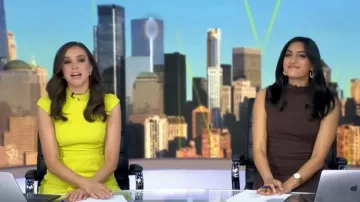 Mini vestido militar a medida de Karen Millen llevado por Hanna Battah visto en Good Morning America el 14 de mayo de 2026