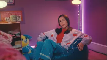 Levi's Rory Button Up Top worn by Olivia Rodrigo as seen in Saturday Night Live (S51E18)