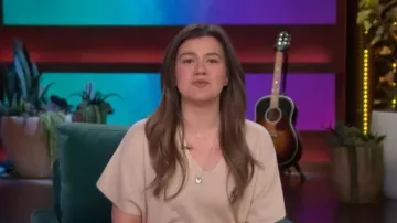 Brochu Walker The Ophi Cashmere Vee worn by Kelly Clarkson as seen in The Kelly Clarkson Show on May 15, 2026