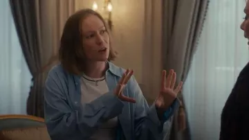 Ralph Lauren Classic Fit Cotton Oxford Shirt worn by Ava (Hannah Einbinder) as seen in Hacks(S05E04)