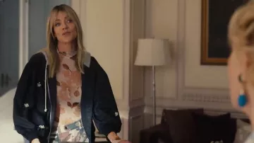 Cinq à sept Love Camo Zola Pants worn by DJ (Kaitlin Olson) as seen in Hacks(S05E05)