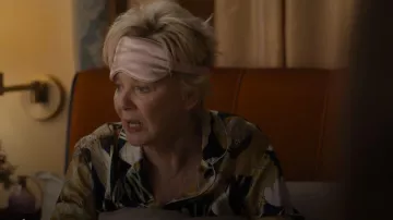 Olivia Von Halle Lila Hasani Floral-print Pajama Set I worn by Deborah Vance (Jean Smart) as seen in Hacks(S05E07)