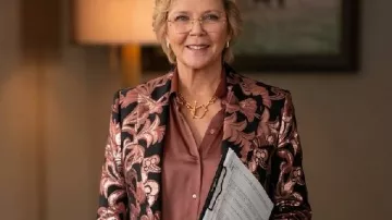 Dutton Ranch 2026 Beulah Jackson Floral Blazer worn by Beulah Jackson (Annette Bening) as seen in Dutton Ranch (S01)