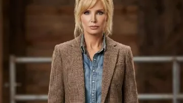Dutton Ranch Kelly Reilly Brown Checkered Blazer worn by Beth Dutton (Kelly Reilly) as seen in Dutton Ranch
