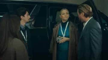 Line & Dot Linden Trench Coat worn by Isla Gordon (Kate Hudson) as seen in Running Point (S02E10)