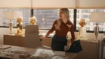 Babaton Stiletto Wool Skirt worn by Isla Gordon (Kate Hudson) as seen in Running Point (S02E10)