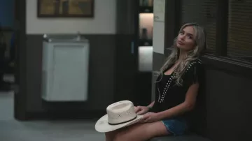 Understated Leather So Studded Suede Collar worn by Oreana (Natalie Alyn Lind) as seen in Dutton Ranch (S01E01)