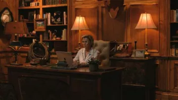 La DoubleJ Pyjama Shirt in Iris Ivory worn by Beulah Jackson (Annette Bening) as seen in Dutton Ranch (S01E02)