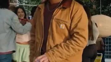 Fuera del campus S01 Chaqueta marrón de algodón John Logan usada por Logan (Antonio Cipriano) en Fuera del campus (S01)