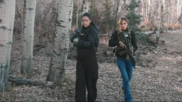 Wrangler Bespoke Curvy High Waist Flare Jeans worn by Belle Skinner (Arielle Kebbel) as seen in Marshals (S01E11)
