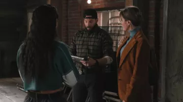 Filson Alaskan Guide Shirt worn by Pete Calvin (Logan Marshall-Green) as seen in Marshals (S01E11)