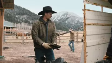 Cave and Post Riders Jacket waxed Canvas Oak worn by Kayce Dutton (Luke Grimes) as seen in Marshals (S01E11)