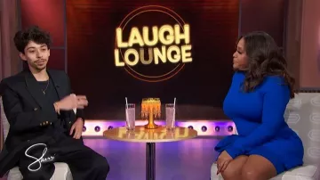 Mini vestido de jersey con detalles de lazo de David Koma usado por Sherri Shepherd tal y como se vio en Sherri el 19 de mayo de 2026