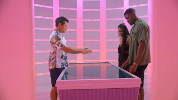 Banana Republic Standard Fit Silk Resort Shirt worn by Nick Lachey as seen in Perfect Match (S04E03)