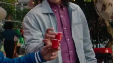 Fuera del campus S01 Chaqueta vaquera John Tucker usada por Tucker (Jalen Thomas Brooks) en Fuera del campus (S01)