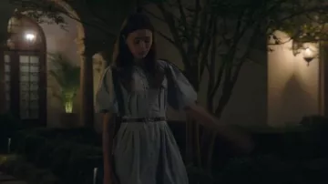 Mini vestido de manga globo azul claro Simkhai. llevado por Tori Cooper (Isabel Gravitt) como se ve en Your Friends & Neighbors (S02E04)
