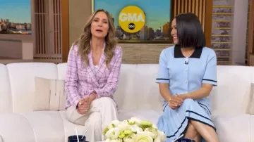 Vestido mini plisado Alexia Admor Lucina Dully usado por Stephanie Ramos, visto en Good Morning America el 20 de mayo de 2026