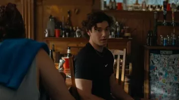 Nike Dri-fit Training Short Sleeve Black Tee worn by Garrett Graham (Belmont Cameli) as seen in Off Campus (S01E01)