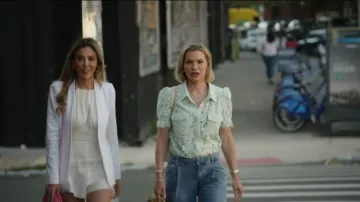 Kate spade New York Women's Deco Leather Flap Chain Crossbody worn by Lindsay Hubbard as seen in Summer House (S10E13)