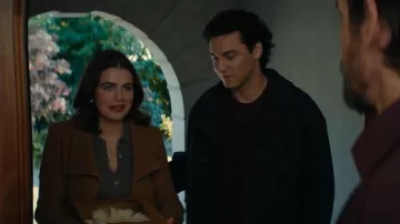 Aritzia The Connor Coat Soft Wool Cashmere worn by Hannah Wells (Ella Bright) as seen in Off Campus (S01E05)
