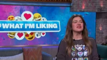 Scolar A World of Paws and Play worn by Kelly Clarkson as seen in The Kelly Clarkson Show on May 20, 2026