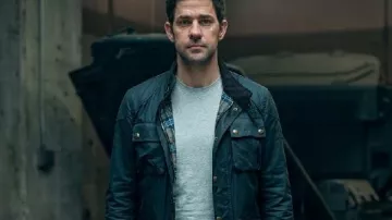 Jack Ryan: Ghost War John Krasinski Black Peacoat tal como se ve en Tom Clancy's Jack Ryan: Ghost War