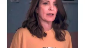 The Four Seasons S02 Tina Fey T-Shirt worn by Kate (Tina Fey) as seen in The Four Seasons (S02)