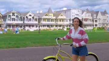 Mother The Flutter Short Fray Denim Shorts worn by Kate (Tina Fey) as seen in The Four Seasons (S01E04)