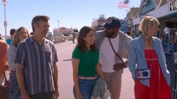 Cinturón trenzado Lindquist que lleva Kate (Tina Fey) como se ve en Las Cuatro Estaciones (S02E04)