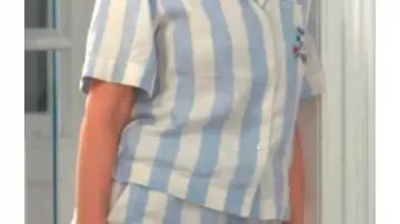 Camisa de rayas florales de Kate (Tina Fey) en Las Cuatro Estaciones (T02)